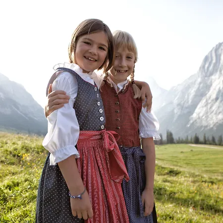 Hotel Tirolerhof - Familotel Zugspitze 4*