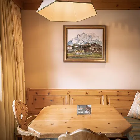 Tirolerhof - Familotel Zugspitze 埃尔瓦尔德