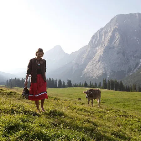 Tirolerhof - Familotel Zugspitze 埃尔瓦尔德