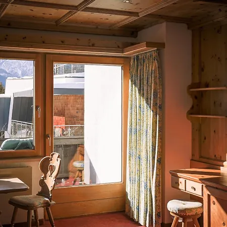 Tirolerhof - Familotel Zugspitze 埃尔瓦尔德