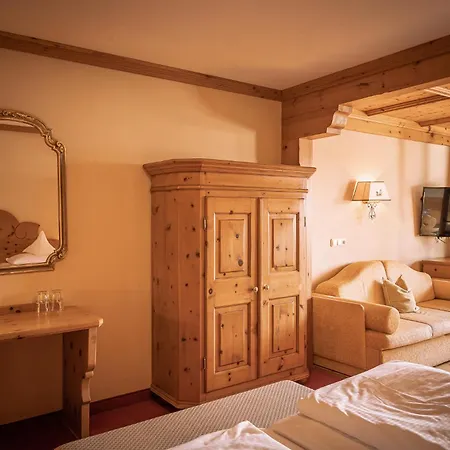 فندق Tirolerhof - Familotel Zugspitze ايروالد