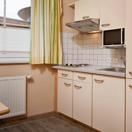 فندق Tirolerhof - Familotel Zugspitze 4*