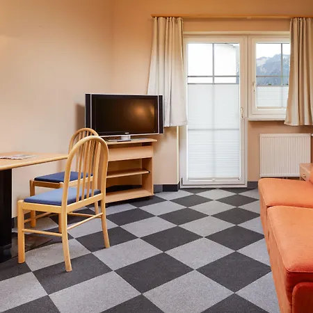 فندق Tirolerhof - Familotel Zugspitze ايروالد